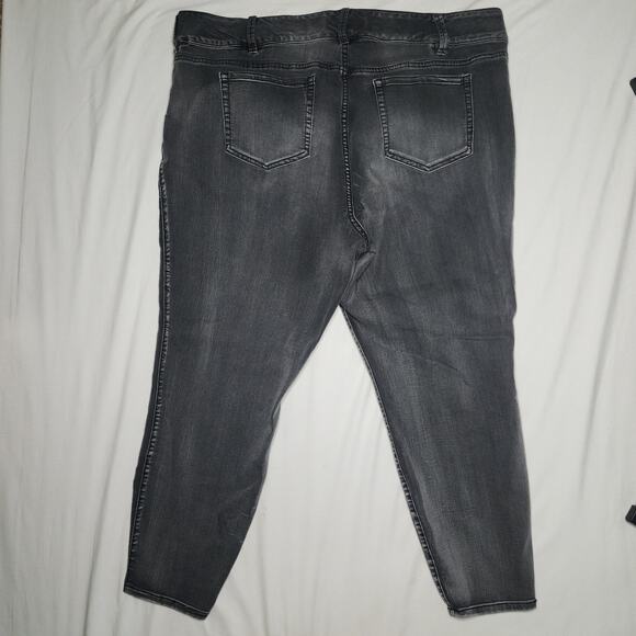 Torrid Premium Denim Womens Skinny Jeans Jeggings Size 26R High Waisted Goth Emo - Picture 2 of 8